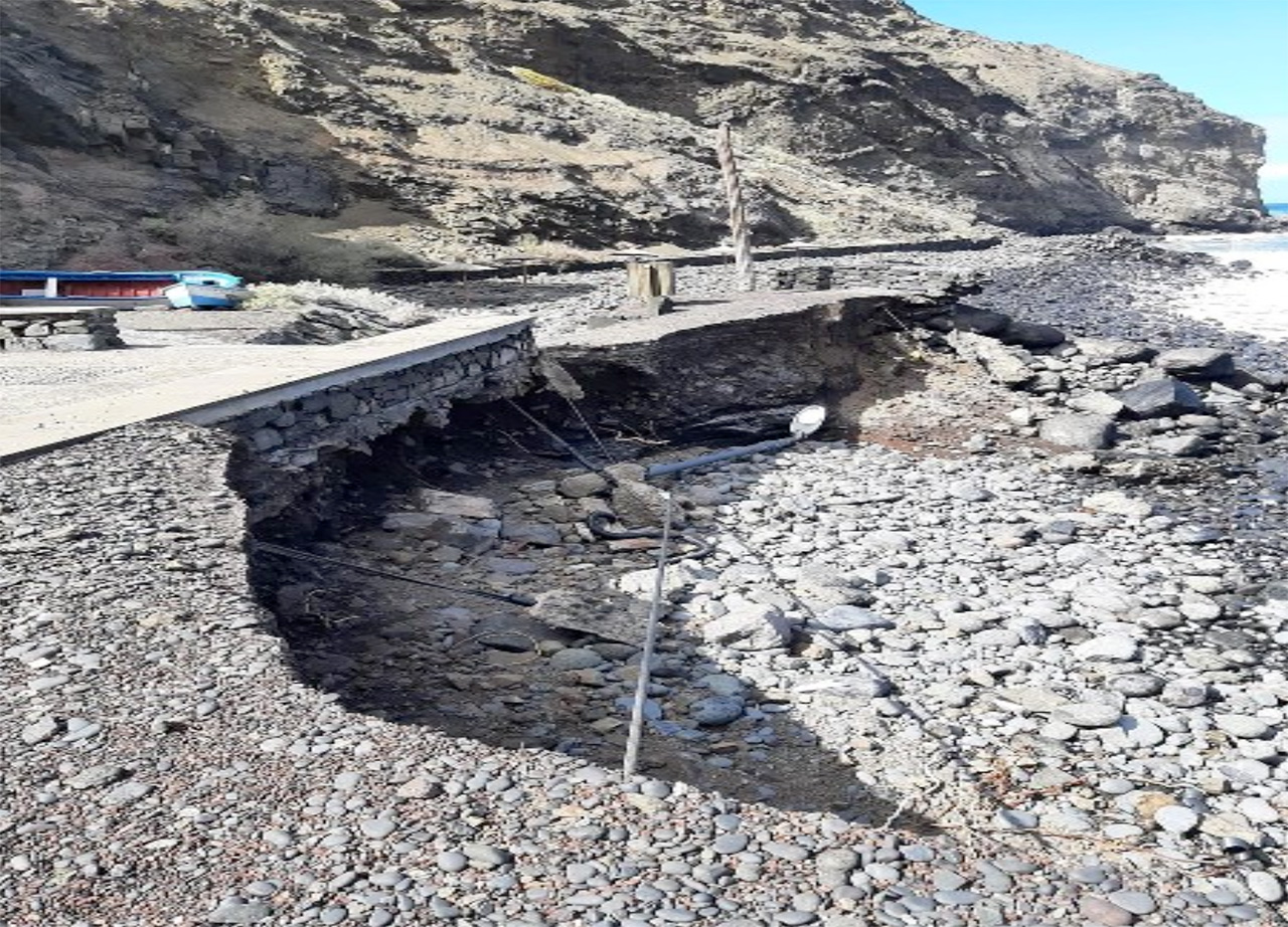 Hermigua reitera a Costas que debe de actuar de emergencia en la Playa de La Caleta